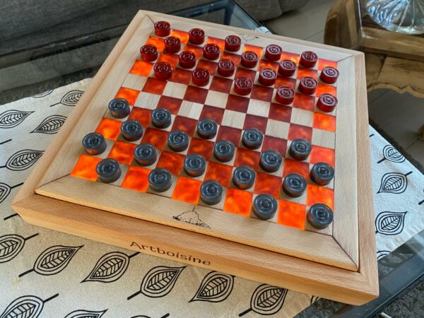 Plateau de Jeux de Dames sur coffre lumineux -Hêtre & résine – Image 5
