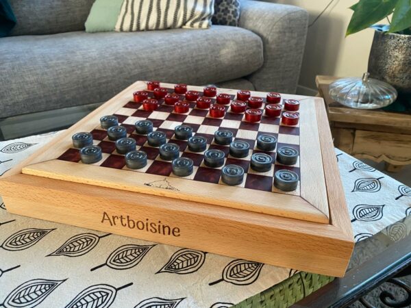 Plateau de Jeux de Dames sur coffre lumineux -Hêtre & résine – Image 2