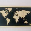 Tableau Mappemonde bois naturel fond noir