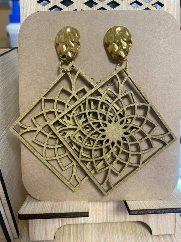 Boucles d'oreilles Clou martelé doré